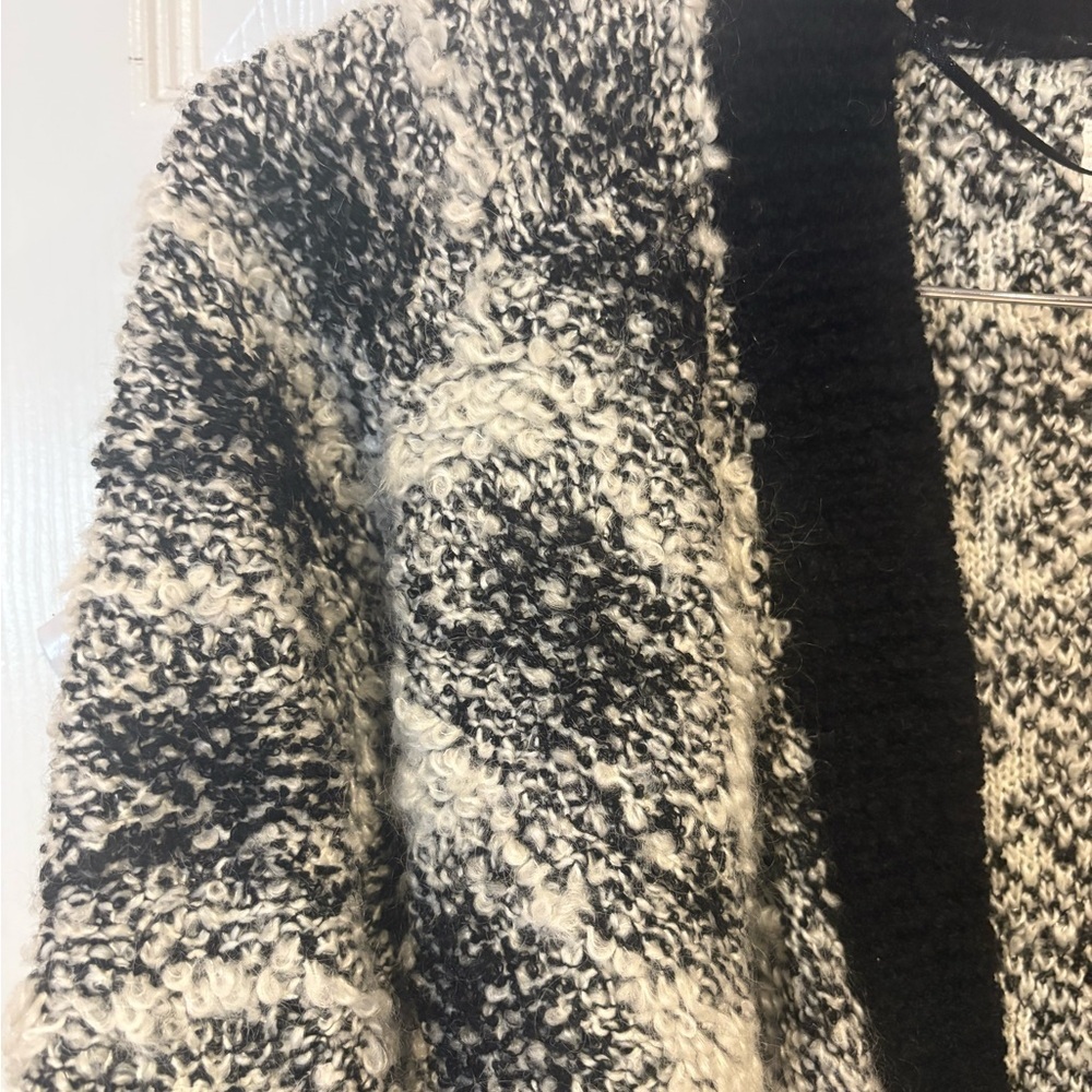 Lou & Grey Black and White Patterned Cardigan - Picture 4 of 5